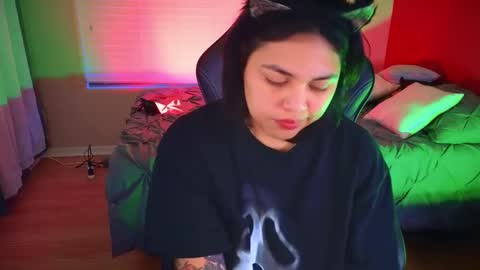 Snapshot of miacanela_xo chatting on December 26, 12:25 am Mia online show from December 26, 12:25 am