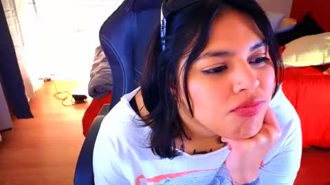 Snapshot of miacanela_xo chatting on January 8, 6:31 am Mia online show from January 8, 6:31 am