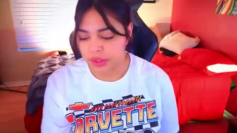 Snapshot of miacanela_xo chatting on January 9, 12:25 am Mia online show from January 9, 12:25 am