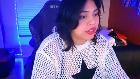 Snapshot of miacanela_xo chatting on January 28, 3:47 am Mia online show from January 28, 3:47 am