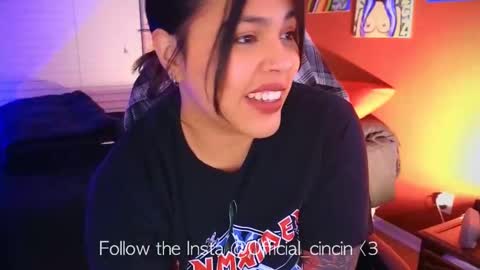 Snapshot of miacanela_xo chatting on February 2, 1:45 am Mia online show from February 2, 1:45 am