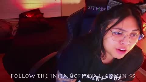 Snapshot of miacanela_xo chatting on February 12, 2:35 am Mia online show from February 12, 2:35 am