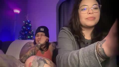 Snapshot of miacanela_xo chatting on November 30, 6:39 am Mia online show from November 30, 6:39 am