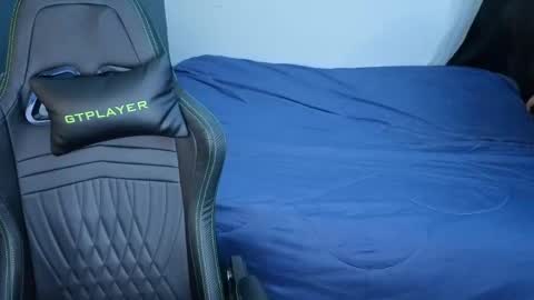 Mia online show from March 15, 1:22 am