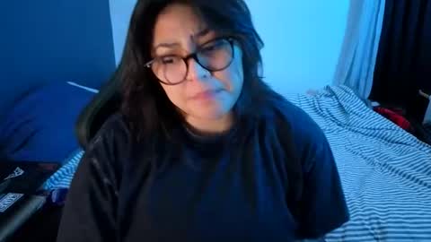 Mia online show from April 25, 1:19 am