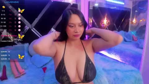 Mia online show from September 16, 1:39 am