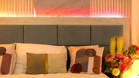 Mia online show from November 18, 9:41 pm