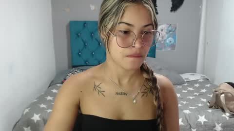 miacumgirl online show from May 5, 12:13 pm