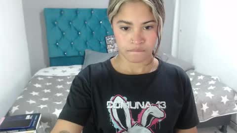 Snapshot of miacumgirl chatting on May 7, 12:21 pm miacumgirl online show from May 7, 12:21 pm