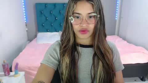 miacumgirl online show from July 1, 2:40 pm