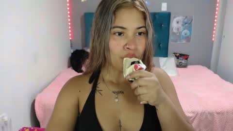 miacumgirl online show from August 6, 12:18 pm