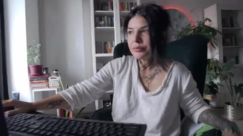 Snapshot of miacute4u chatting on October 4, 9:51 am miacute4u online show from October 4, 9:51 am