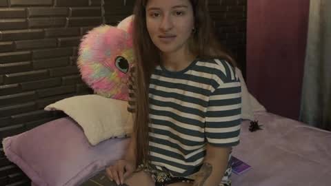 Mia online show from January 26, 7:53 am