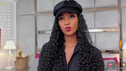 Snapshot of miaebony_ chatting on December 1, 8:20 pm Call me Mia online show from December 1, 8:20 pm