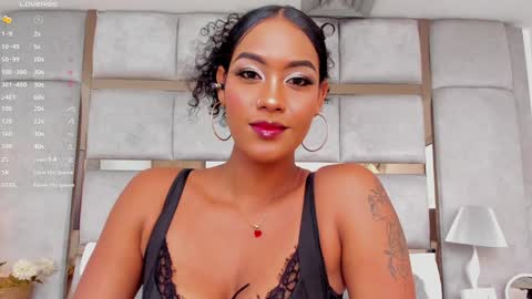 Snapshot of miaebony_ chatting on December 3, 7:55 pm Call me Mia online show from December 3, 7:55 pm
