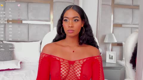 Snapshot of miaebony_ chatting on December 4, 2:09 am Call me Mia online show from December 4, 2:09 am