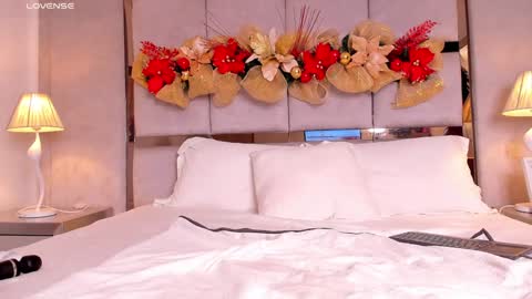 Snapshot of miaebony_ chatting on December 15, 12:51 am Call me Mia online show from December 15, 12:51 am