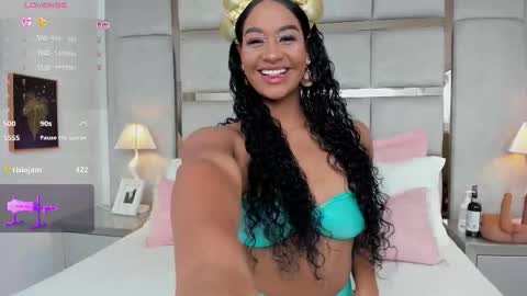 Snapshot of miaebony_ chatting on October 18, 9:26 pm Call me Mia online show from October 18, 9:26 pm
