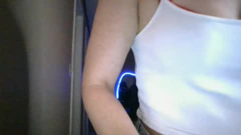 Snapshot of miaellababy chatting on July 2, 3:23 am miaellababy online show from July 2, 3:23 am