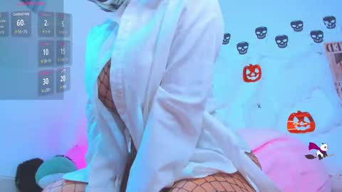 Snapshot of miaengels_ chatting on October 20, 2:12 am Mia Engels  online show from October 20, 2:12 am