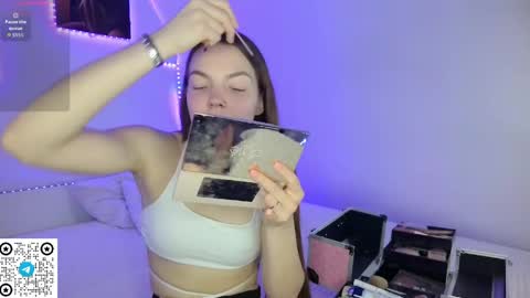 Mia online show from June 2, 2:35 am
