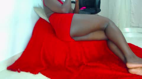 Snapshot of miafox2037 chatting on April 10, 2:39 am miafox2037 online show from April 10, 2:39 am