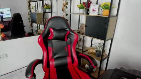 Snapshot of miafox_03 chatting on January 19, 1:48 pm miafox_03 online show from January 19, 1:48 pm