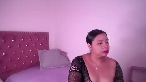 mia online show from June 5, 3:13 am
