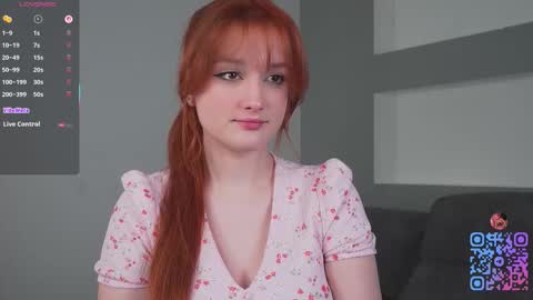 Mia online show from November 23, 1:11 pm