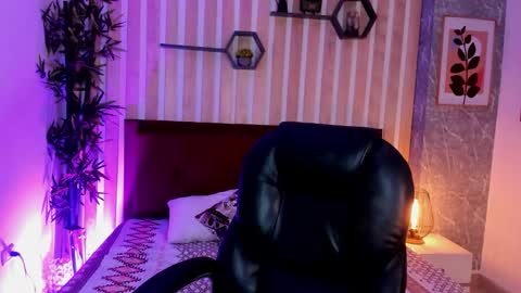 Mia Connor online show from January 8, 7:49 pm