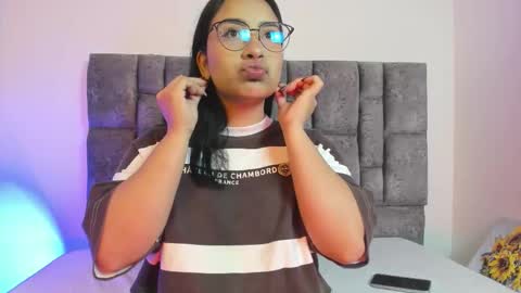 miah new independent model acount online show from October 30, 2:13 am