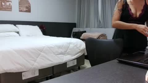 Ms Mia  Owner Of  Your Mind online show from December 8, 12:18 am