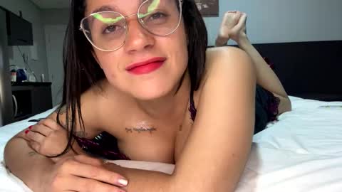 Ms Mia  Owner Of  Your Mind online show from December 21, 3:25 am