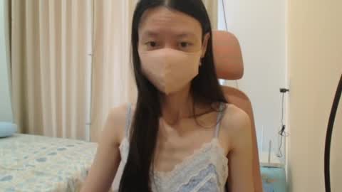 miahchan68 online show from April 1, 1:39 am