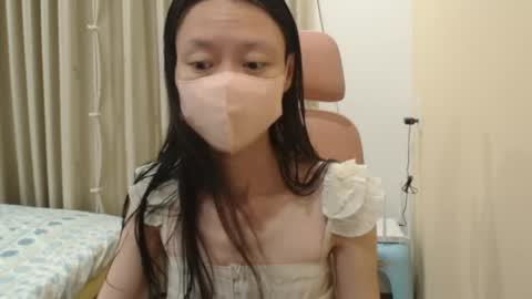 miahchan68 online show from April 21, 4:01 pm