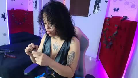 Snapshot of miahernadez303av chatting on September 20, 2:34 am MIA VELEZ online show from September 20, 2:34 am