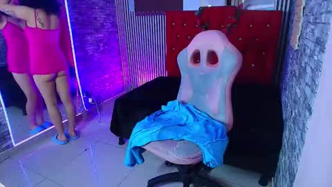 Snapshot of miahernadez303av chatting on November 21, 5:06 am MIA VELEZ online show from November 21, 5:06 am