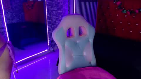 MIA VELEZ online show from March 13, 7:26 am