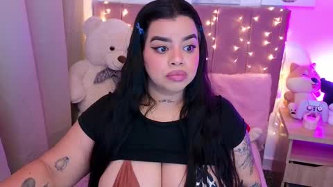 Miah Joness online show from February 2, 10:30 pm