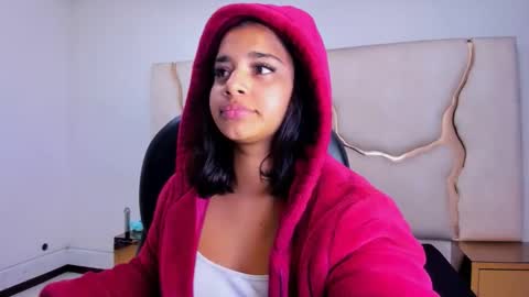 miahsex69 online show from December 5, 3:59 am