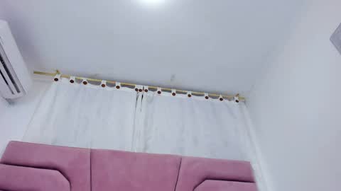 miajhonsonx online show from April 22, 2:29 pm