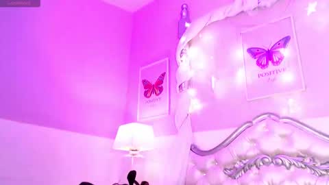 Snapshot of miakarsson chatting on February 11, 11:59 am Mia online show from February 11, 11:59 am