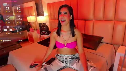 Mia online show from July 24, 9:24 pm