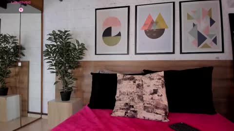 Mia  online show from October 23, 4:01 am