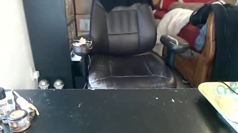 Snapshot of miaking chatting on October 9, 5:11 pm Mark online show from October 9, 5:11 pm