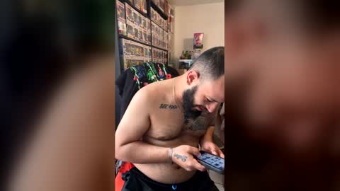 Mark online show from April 22, 5:25 pm