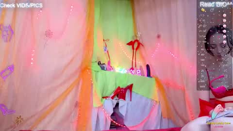 Snapshot of miakitana chatting on February 20, 11:20 am Mia online show from February 20, 11:20 am