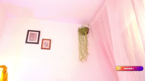 Mia online show from January 31, 12:07 pm