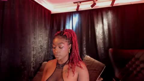 Snapshot of miaknox chatting on June 6, 12:16 am Mia online show from June 6, 12:16 am