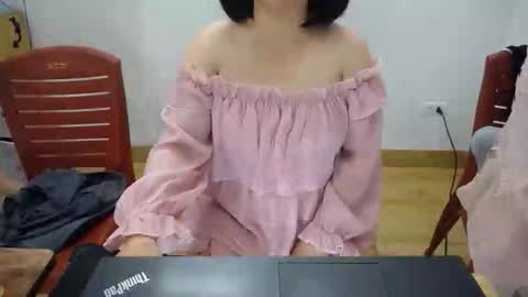 Mia online show from November 28, 6:05 am